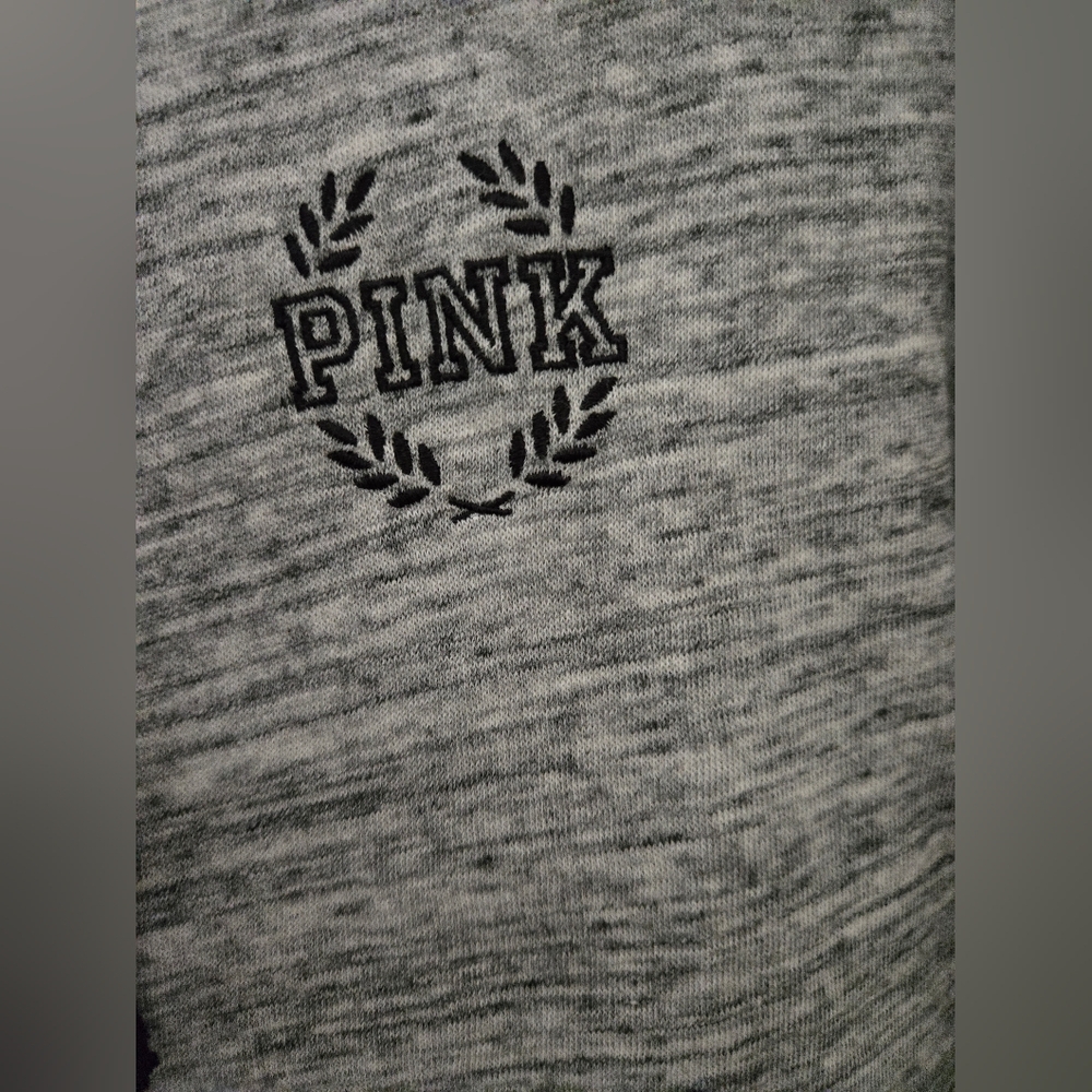 VS Pink New York Apple Destination Hoodie.  (LIMITED EDITION) - Picture 6 of 7